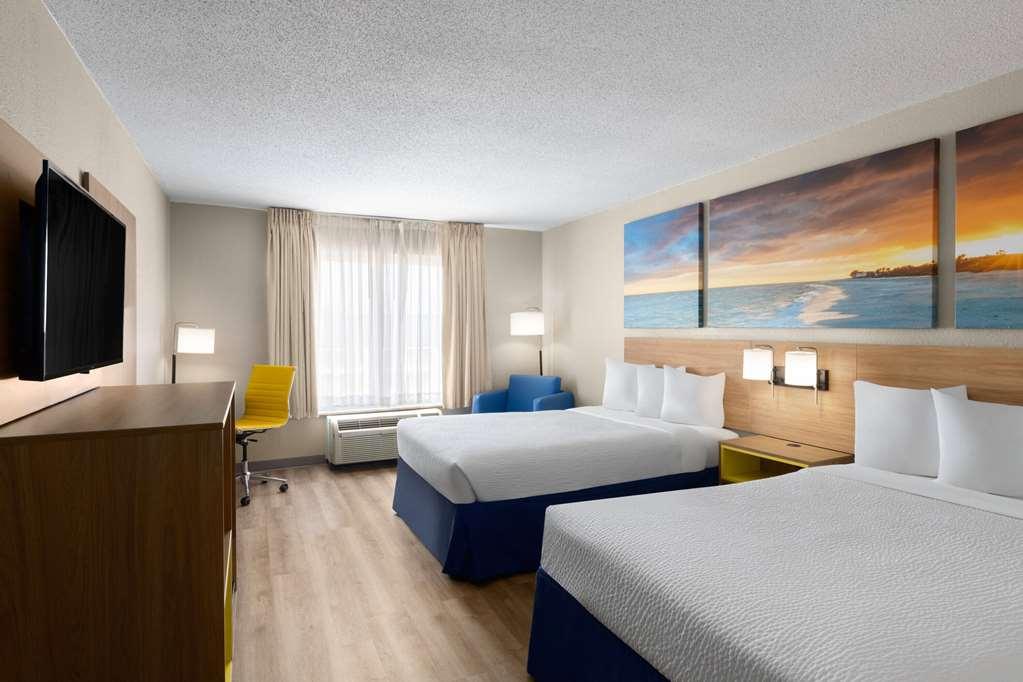 Days Inn By Wyndham Florence Near Civic Center Стая снимка