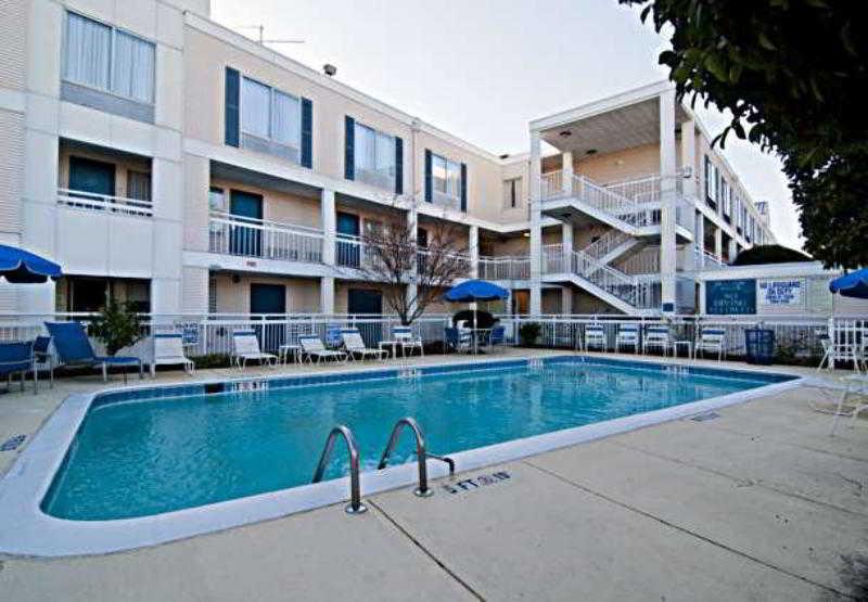 Days Inn By Wyndham Florence Near Civic Center Екстериор снимка